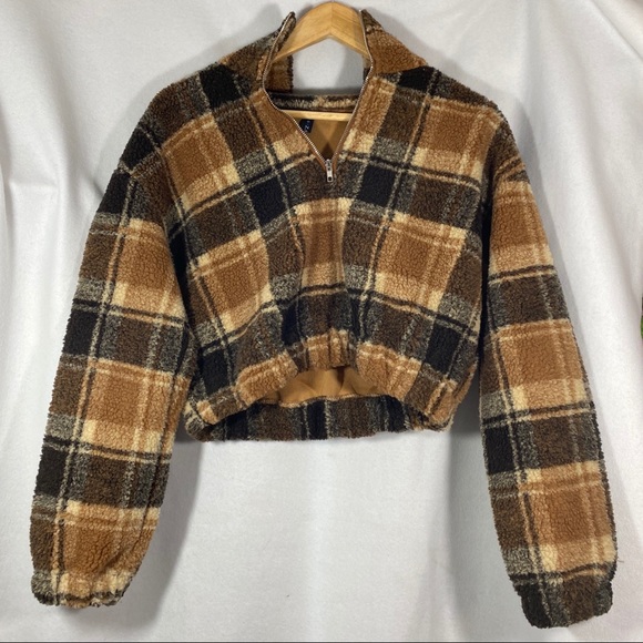 Zaful Tops - NWOT ZAFUL Cropped Quarter Zip Sweater